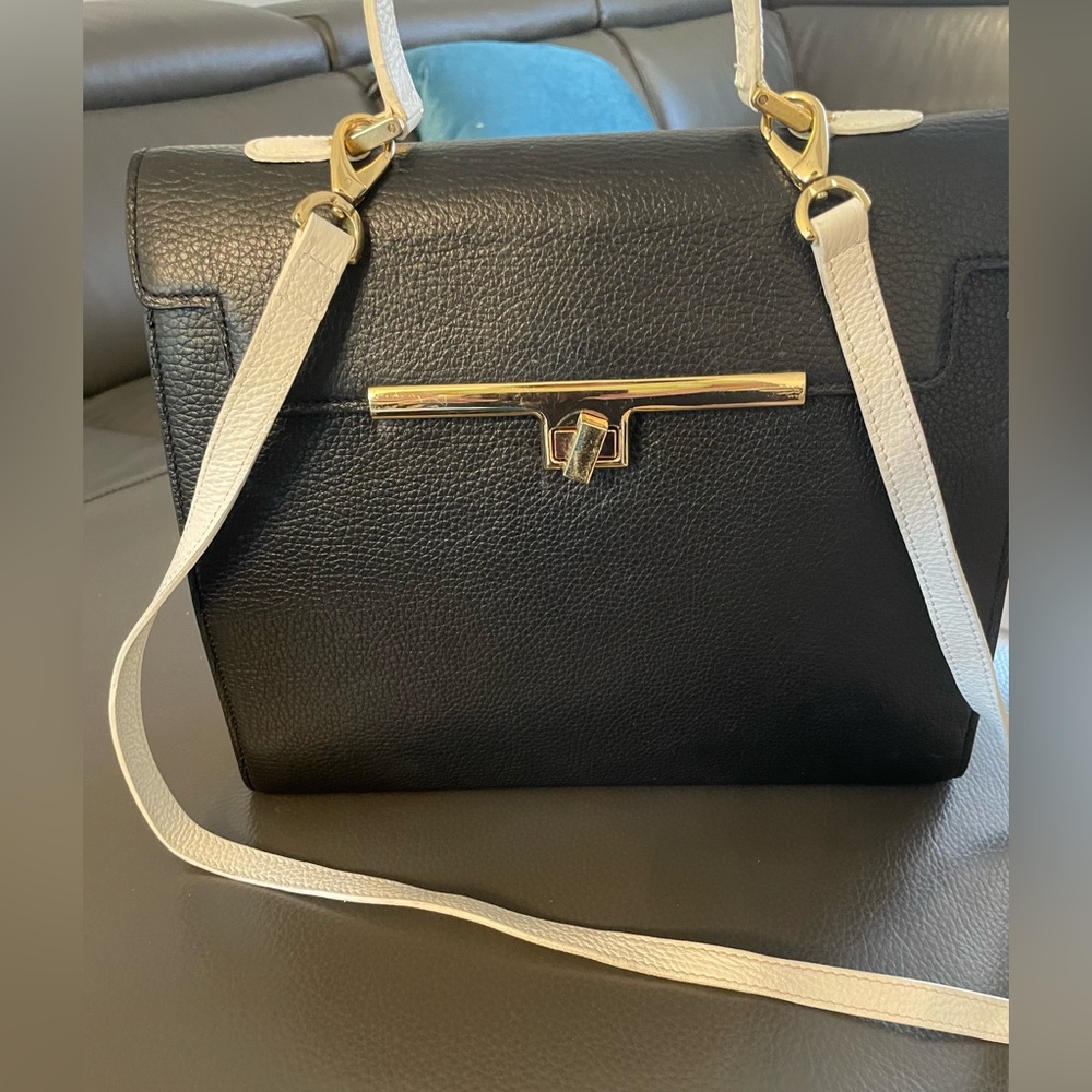 Courage.b Elegant leather Black and White Handbag